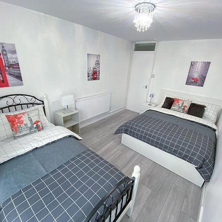 2 Bedroom Flat, Dalston Junction, Londra Exterior foto