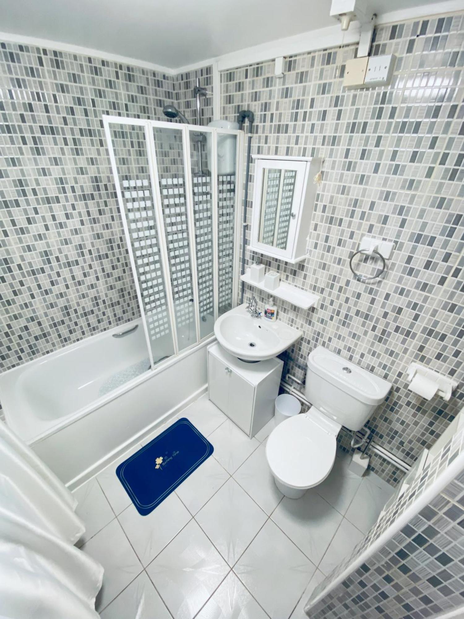 2 Bedroom Flat, Dalston Junction, Londra Exterior foto